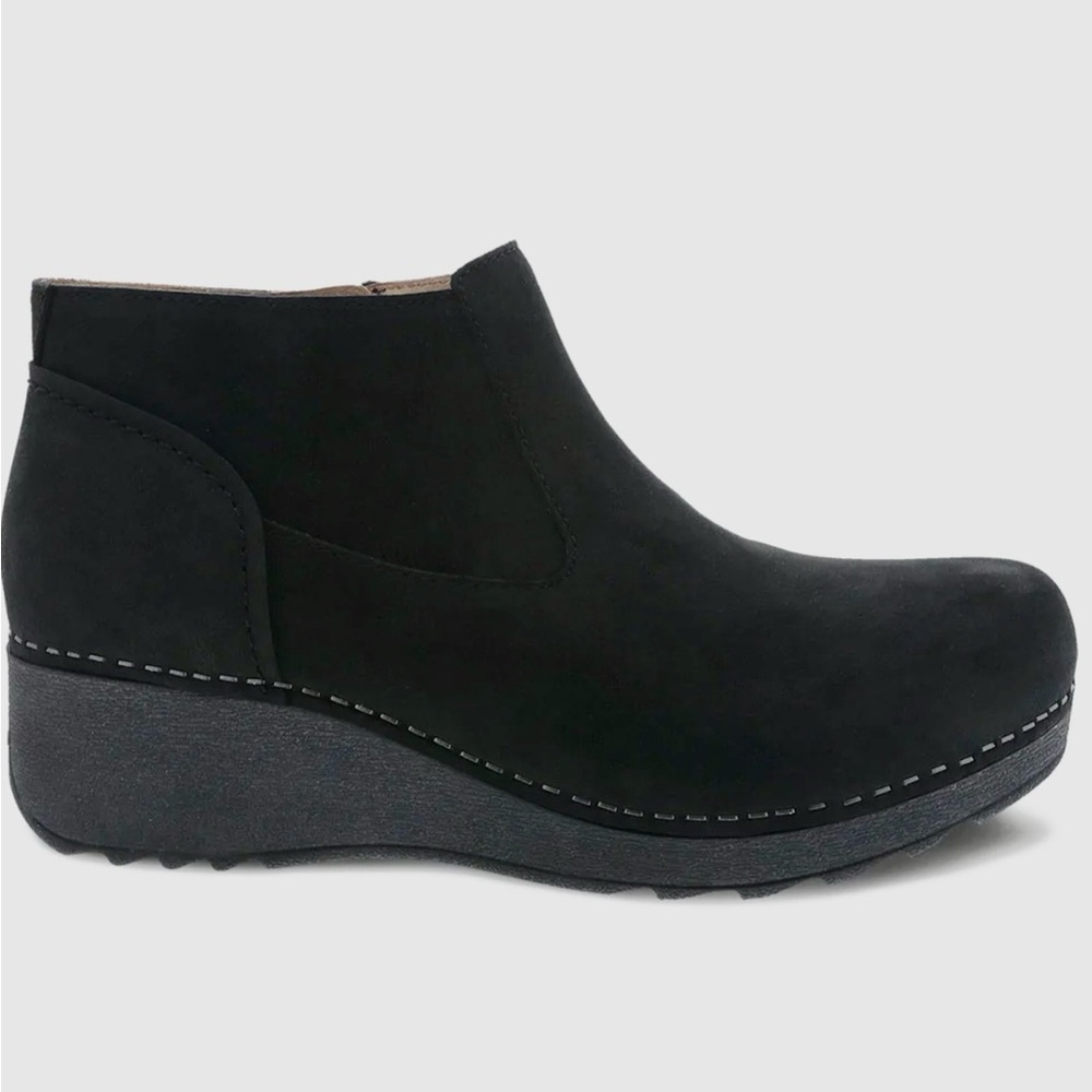 Dansko Black Charlene Ankle Booties 9.5 (size 40)